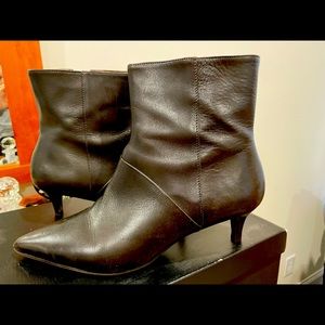 Brown all leather dress ankle boots. Size 7.5. Gorgeous, barely worn. Like new.